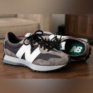 New Balance Men's Black and Gray Sneakers